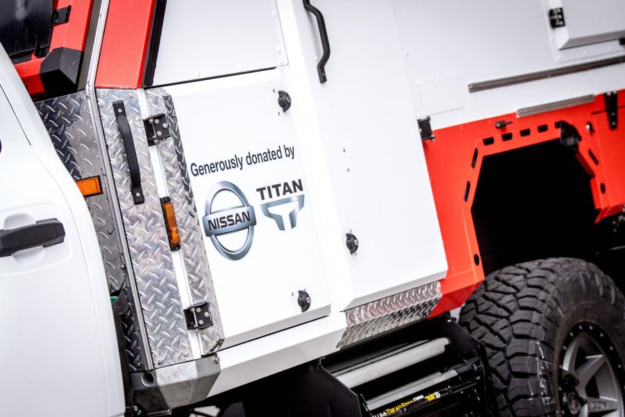 Детали экстерьера Nissan Ultimate Service Titan 2018 года  (фото 11 из 15)